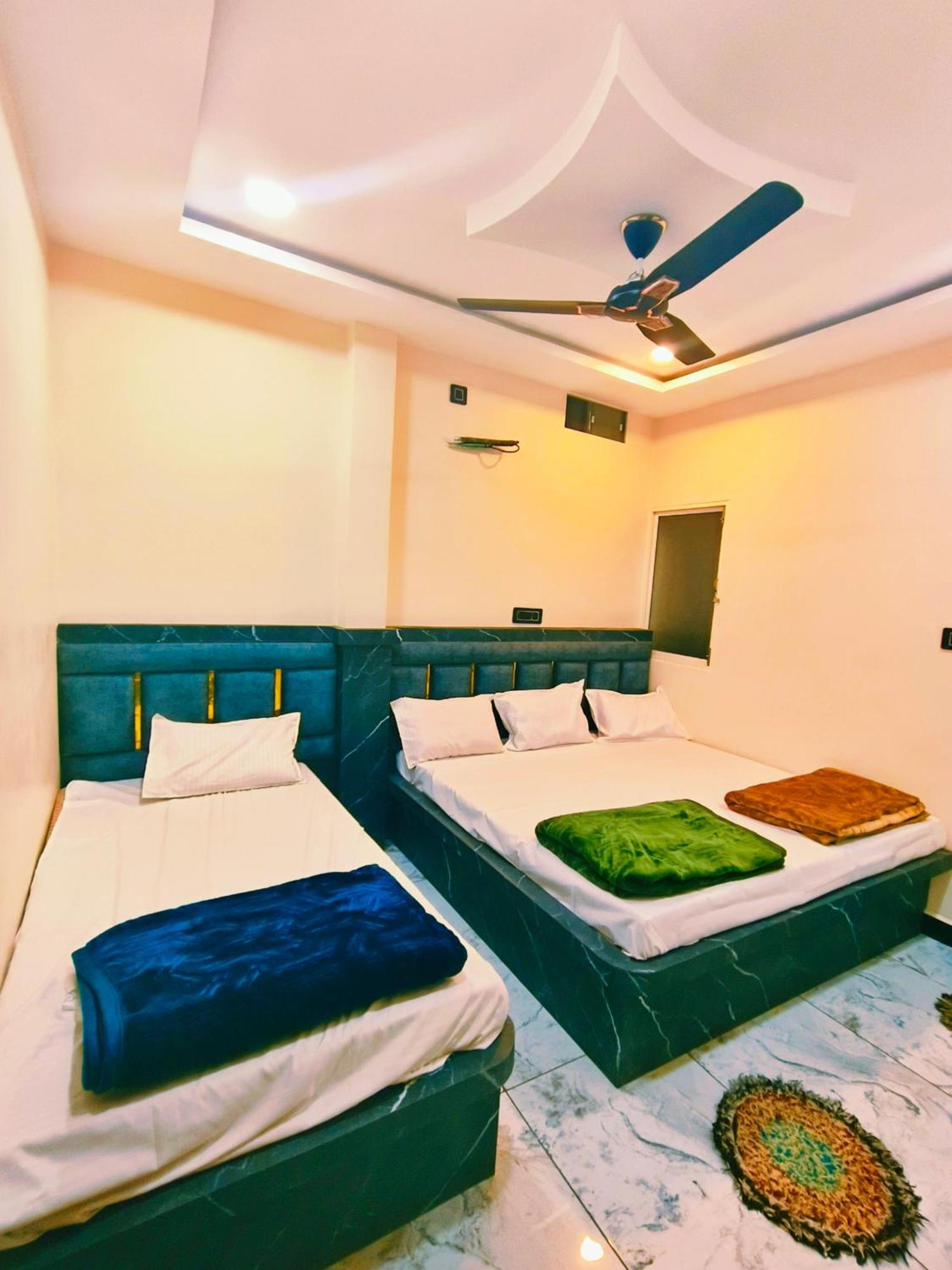 Hotel Shiv Gouri Palace Уджайн Екстериор снимка